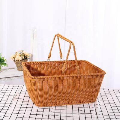 China Sustainable Brown PP Rattan Woven Baskets Shopping Picnic Basket With Handle for sale