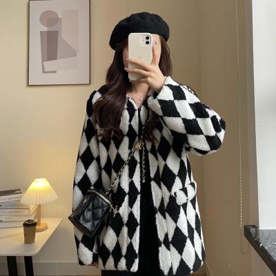 China Wholesale Price Factory Wholesale Price Cathy Thickened Lambskin Raincoat Black And White Cotton-Padded Suit for sale