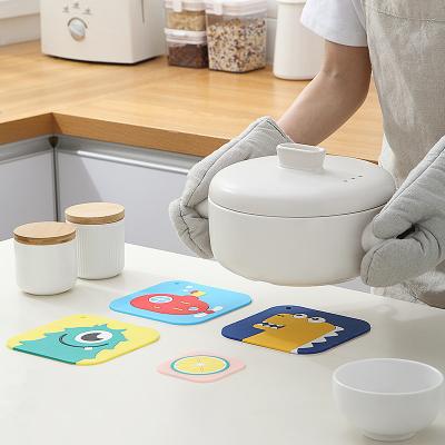 China 2021 New Design Cartoon Kitchen Anti-scalding Place Mat Table Coaster Heat Insulation Furniture Supplies Cup Viable Protection for sale