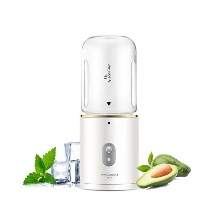 China New USB Rechargeable Milkshake Outdoor Hand Blender Automatic Juicer Sugar Cane Juicer Machine for sale