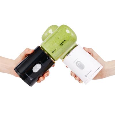 China Outdoor Personal Rechargeable Intelligent Portable Fruit Juicer 300ml 2 Blades Mini USB Size Blender for sale