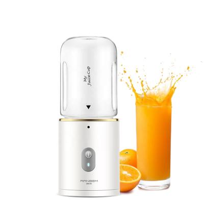 China Outdoor Household 2 Blades Usb Rechargeable Fruit Blender Juicer Portable Juice Blenders for sale