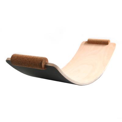 China Fitness Exercise China Yoga Balance Board One Wheel Complete Natural Wood Game Laminated Wood Board With Roller for sale