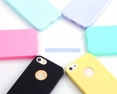 Chine Le téléphone personnalisé adapté aux besoins du client enferme le gel pur de Sofe de couleur, couvertures de silicone de téléphone portable à vendre