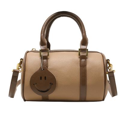 China Fashion handbags 2021 2021 the new Bag Fashion cylinder soft cylinder women's retro messenger minority autumn and winter CIA bag for sale