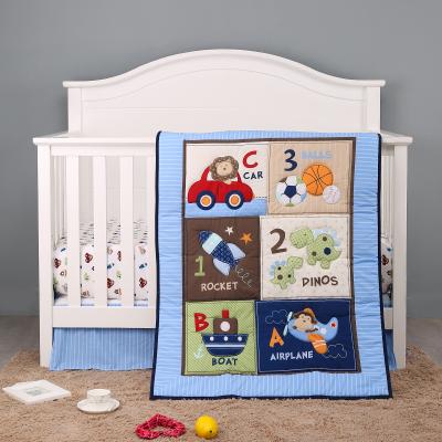 China Hot Sale 3pcs Disposable Baby Hutch Crib Bedding Set For Boys In Blue Vehicle And Cartoon Animals Design for sale