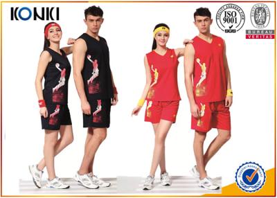 Cina La maglia di pallacanestro/sport su ordinazione di shorts uniforma il multi colore per il giocatore di pallacanestro in vendita