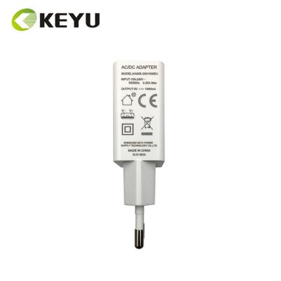 China MP3/MP4 Player USB Phone Charger 5W 5V 1A Mobile Phone Charger EU Plug Mobile Phone Charger Single Left White for sale