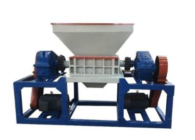 China Single Shaft Horizontal Shredder Machine 380V Voltage For Crushing for sale