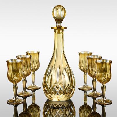 China Manual Grinding and Polishing 7 Pcs Retro Fashion Luxury Crystal Whiskey Decanter Set Crystal Wine Glass European Gold Color for sale