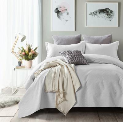 China Quality Washable Reliable Polyester Factory Cheap Bed Cover Set Customize Embroidery Handmade Queen Gray Comforter Bedspread Comforter for sale