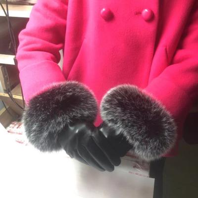 China Factory Customized Smart Touch Screen Finger Gloves Ladies Winter Genuine Fox Leather Cuffs Leather Women Women for sale