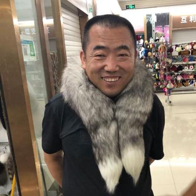 China European American factory wholesale high quality raccoon fur scarf for men's winter warm leather tail fur fox the new for sale