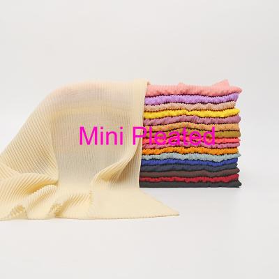 China Best Chiffon Shawl Mini Pleated Muslim Tudung Headband Simple Women Scarf Pleated Chiffon Hijab Shawl for sale