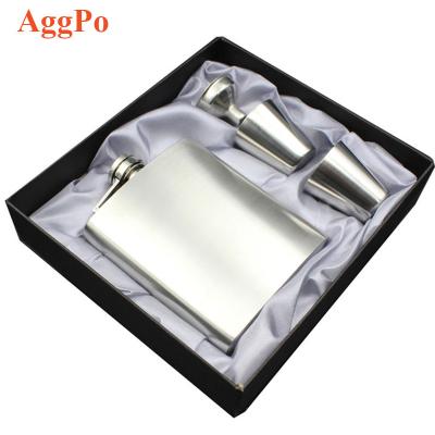 China Traditional Outdoor Portable Stainless Steel Hip Flask Sets Portable Hip Flask Jug Set Gift 6oz Hip Flask Set for sale