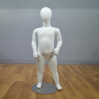 China Hot sale abstracty matte white fashion full body position child standing mannequin for window display for sale