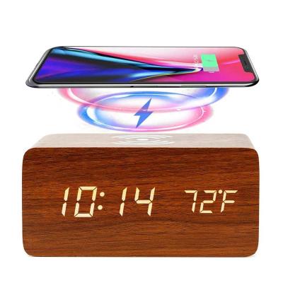 China Antique Wood Wireless Charger Alarm Clock Wireless Charger Tzumi LED Table Digital Style Large Clock for sale