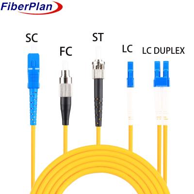 China Simplex / Duplex SC / ST / E2K / MTRJ / LC Cordón de parche de fibra y colillas de fibra en venta