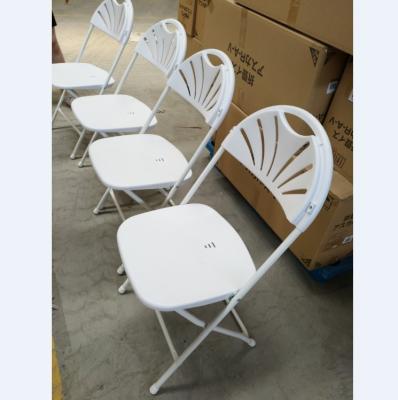 China Portable White Fan Back Plastic Folding Chair For Outdoor Events for sale