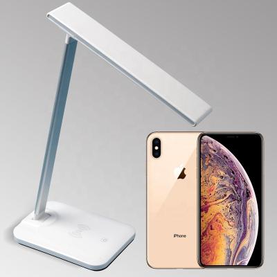 China Battery Free Sample Standard Aluminum Alloy Table Lamp Wireless Chargers With Protective Eye for sale