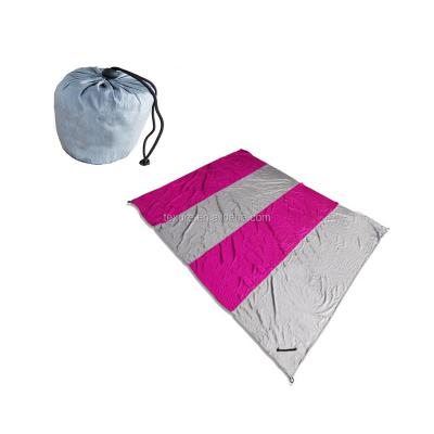 China Compact Outdoor Sand Lightweight Escape Parachute Beach Blanket / Free Nylon Sand Picnic Mat for sale