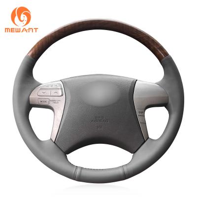 China Hand Sewing Wood Pattern Grey DIY Steering Wheel Cover For Toyota Highlander Camry Isis Mark X Zio Premio Noah Previa 2006-2015 for sale