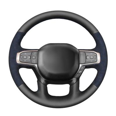 Cina Copertura del volante in suede blu cucito a mano per Dodge RAM 1500 RAM 2019-2023 in vendita