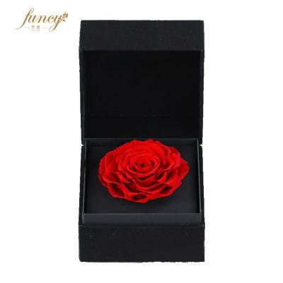 China Natural High Quality Preserved Flower Keepsake 10 cm Real Rose Flower Velvet Box for sale