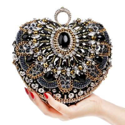 China 2022 New Style Luxury Luxury Crystal Party Dinner Pearl Bead Bags Heart Shape Evening Clutch Bags For Women for sale