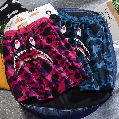 China 2021 Summer Cartoon Shark Print Camouflage Anti-Wrinkle Shorts Men's Casual Mid-Rise Cotton Short Men's Shorts for sale