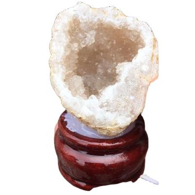 China Wholesale Natural China Crystal Geode White Geode Craft For Decoration for sale