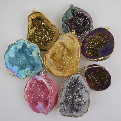 China Wholesale High Quality China Crystal Healing Stones Aura Agate Geodes For Healing Collection for sale