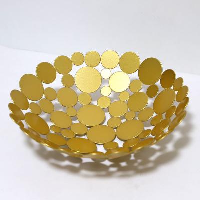 China Creative Viable Fruit Gold Arc Decorative Metal Fruit Dish For Kitchen Countertop for sale