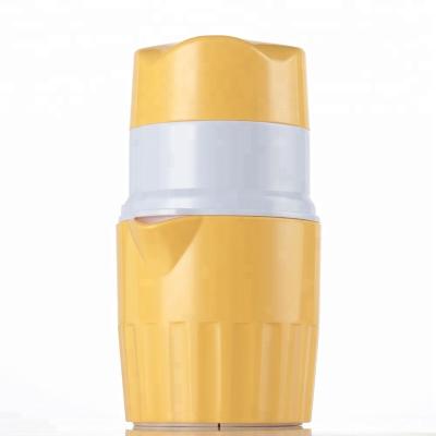 China Viable Manual Plastic Lemon Squeezer Lemon Squeezer Portable Plastic Squeezer for sale