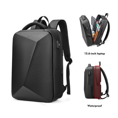 China OEM ODM Wasserdichte Hard Shell Rucksack 15,6 Zoll USB Laptop Rucksack zu verkaufen