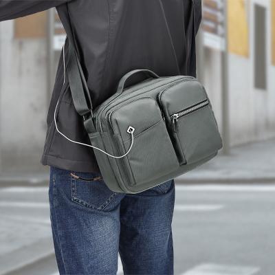 China Bolso de hombre de 20 cm de altura de gran capacidad fácil de llevar en venta