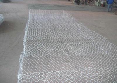 China Malla de alambre de acero soldada con autógena galvanizada pesada para la jaula de las aves de corral, patio de los niños en venta