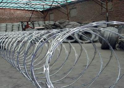 China Anping factory galvanized big coil diameter 960mm BTO22 BTO30 razor babed wire for sale