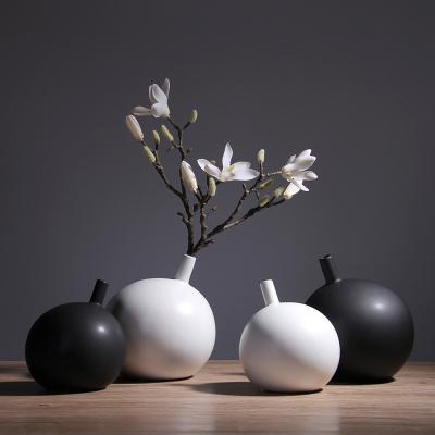 China Modern Creative Ceramic Round Matte Vase Dry Flower Ornament Home Decoration White Ceramic Ball Porcelain Vase Ware Small for sale