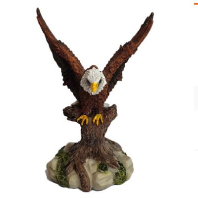 China Wild Eagle Statue Feng Shui Fortune Figurines Home Room Decor Resin Europe Desktop Animal Gift Decoration for sale