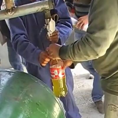 Cina Purificatore di olio di motore in impianto di produzione per la macchina di distillazione di olio di pirolisi da 30 kg in vendita