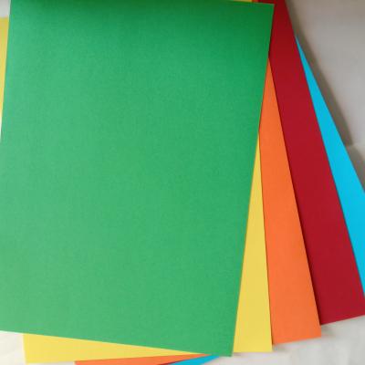 China Anti-Curl Hot Sale Green Color 100sheet Card Pack 220gsm A4 Card Bristol Color Copy Paper For Craft for sale