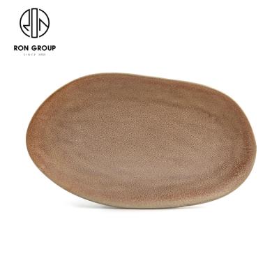 China Best Viable Price Creative Design 12 Inch Irregular Shape Customized Ceramic Fish Dish for sale