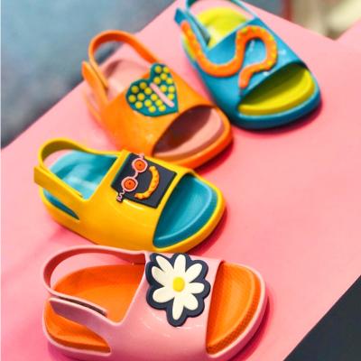 China Back Summer Kids Cartoon Girls Waterproof Sandals Tie Up Children Shoes Boy Plastic Colorful Unisex Jelly Sandals Beach for sale