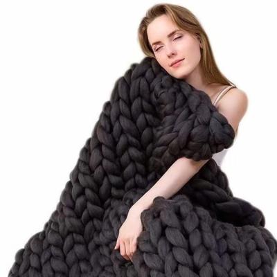 China 2021 Fashion Machine Washable Tube Cotton Chunky Knit Winter Blankets for sale