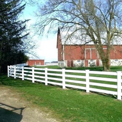 China Easily Assembled Horse Rail Fence Panels, Horse Fence Posts PVC, White Plastic Vinyl PVC Horse Fence for sale