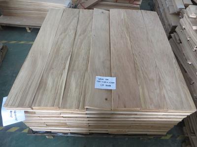 China 0.6mm Rift Cut White Oak Veneer C Grade Interior Light Wood Veneer for sale