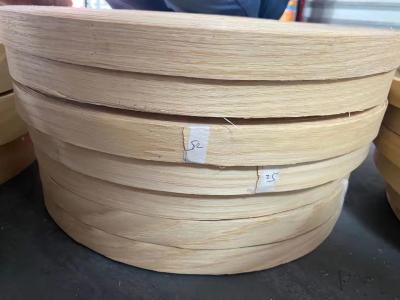 China 0.5mm Houten Gelamineerde Rand die MDF 8% Stroken van het Vochtigheids de Houten Vernisje verbinden Te koop