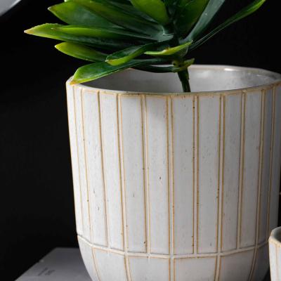 China Morden Luxury Wholesale White Ceramic Modern Flower Porcelain Dry Pot For Home Decor for sale