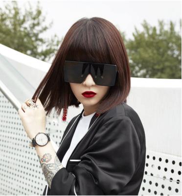 China Fashion Sunglasses 2021 Wholesale 2020 Square Oversized Women Designer Sun Glasses Men Square Lenses De Sol Plastic Big Eyeglasses for sale